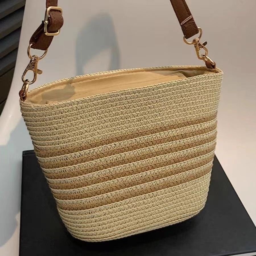 Bolsa de Palha Trançada Femini - Woven Straw Bag avaliação e preço