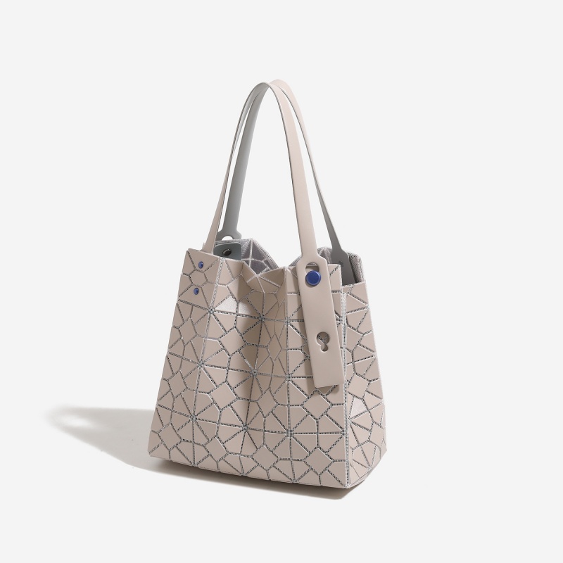 Bolsa Tote Geométrica de Diama - Women Bags 2026 Trends avaliação e preço